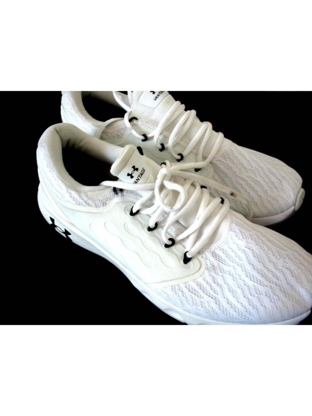 Underarmour Men’s Size 11 Charged Running Shoe Art3024734-100